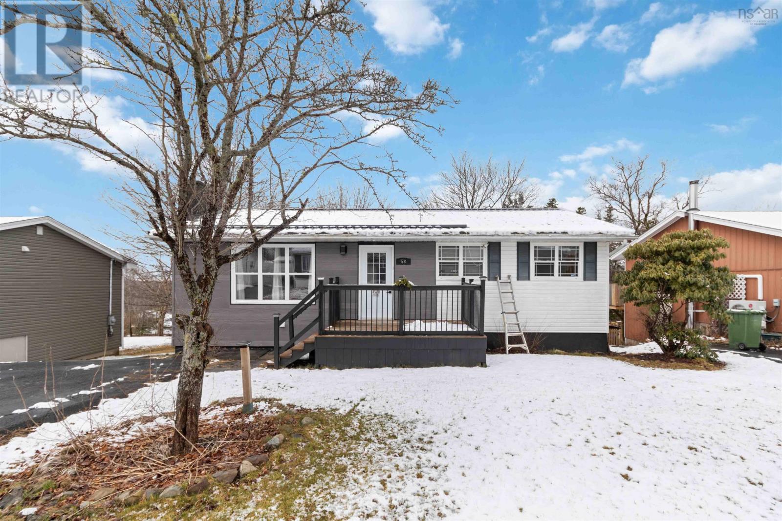 Property at 58 Phoenix Crescent image 2