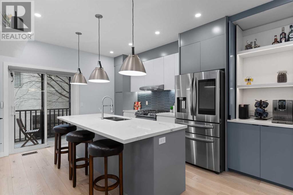 Property at 205 6 Street NW image 2