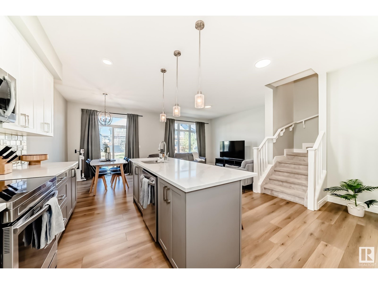 16216 19 Av Sw, Edmonton, Alberta  T6W 5C6 - Photo 6 - E4434636