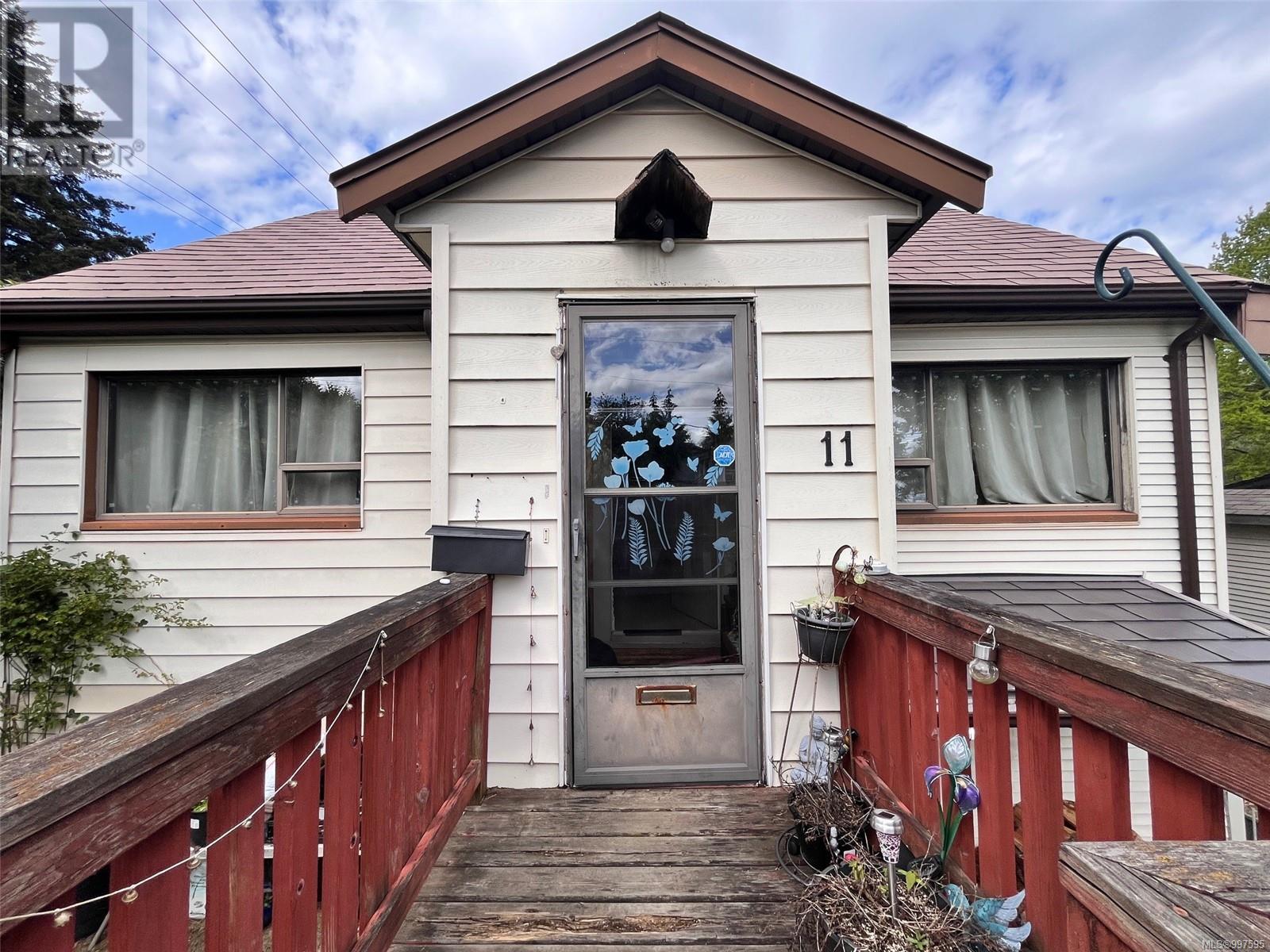 Property at 11 Rosamond St image 3