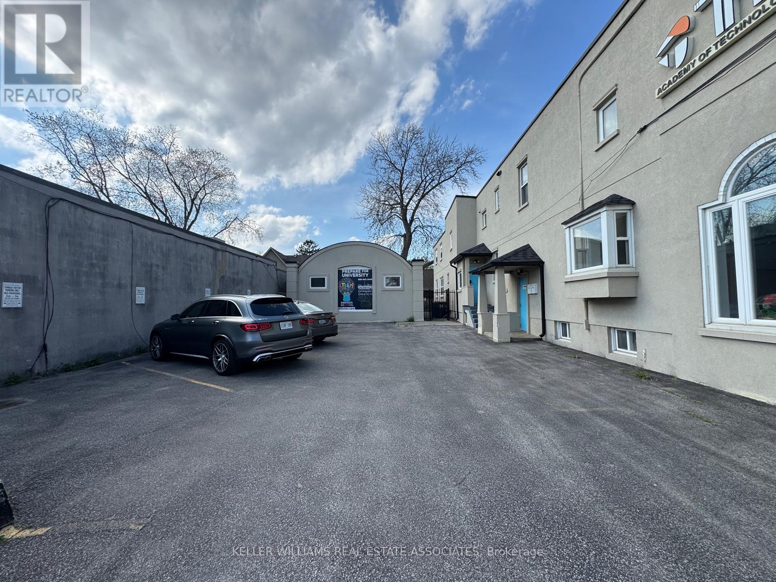 Main Level - 755 Lakeshore Road E, Mississauga, Ontario  L5E 1C6 - Photo 12 - W12126131