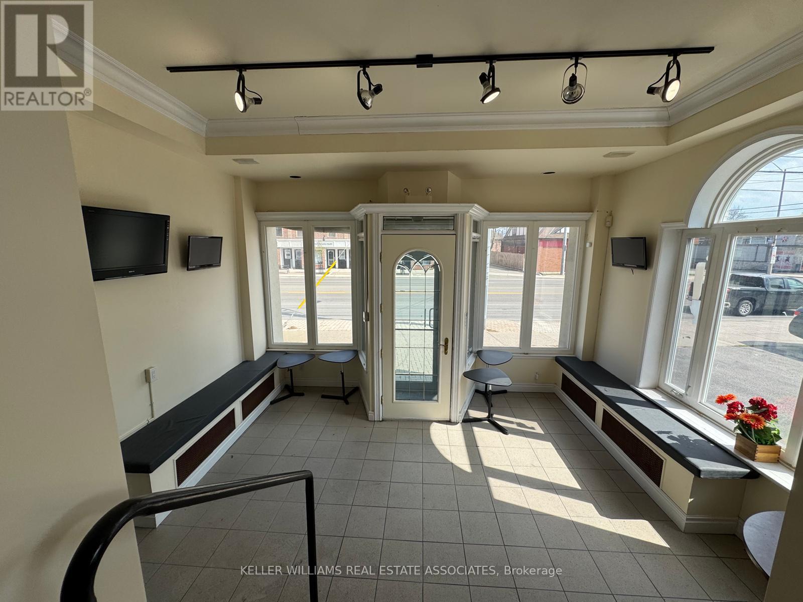 Main Level - 755 Lakeshore Road E, Mississauga, Ontario  L5E 1C6 - Photo 3 - W12126131