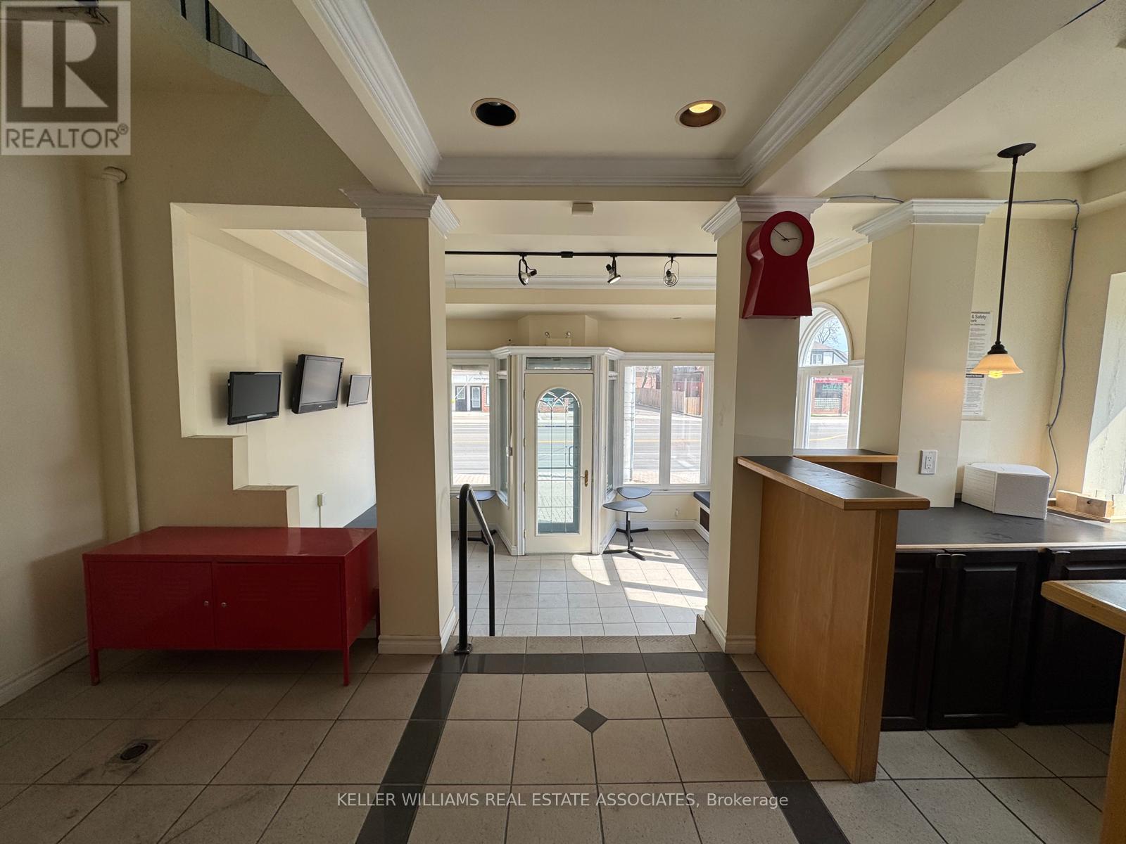 Main Level - 755 Lakeshore Road E, Mississauga, Ontario  L5E 1C6 - Photo 4 - W12126131