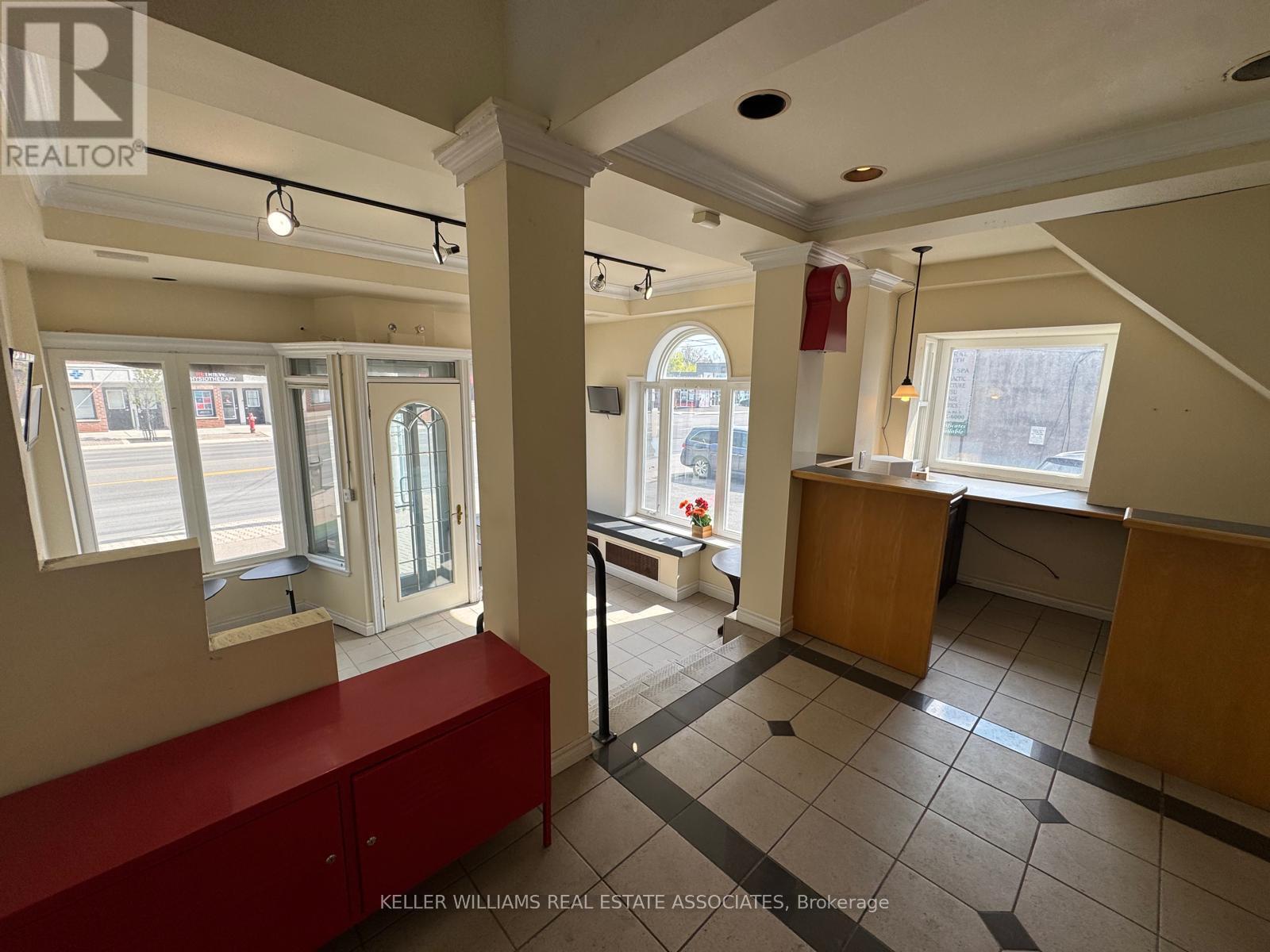 Main Level - 755 Lakeshore Road E, Mississauga, Ontario  L5E 1C6 - Photo 5 - W12126131