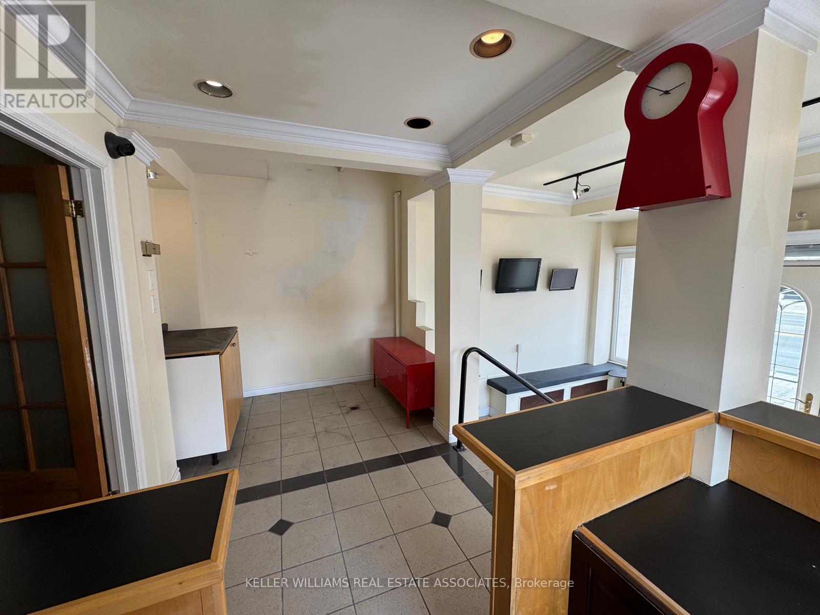 Main Level - 755 Lakeshore Road E, Mississauga, Ontario  L5E 1C6 - Photo 6 - W12126131