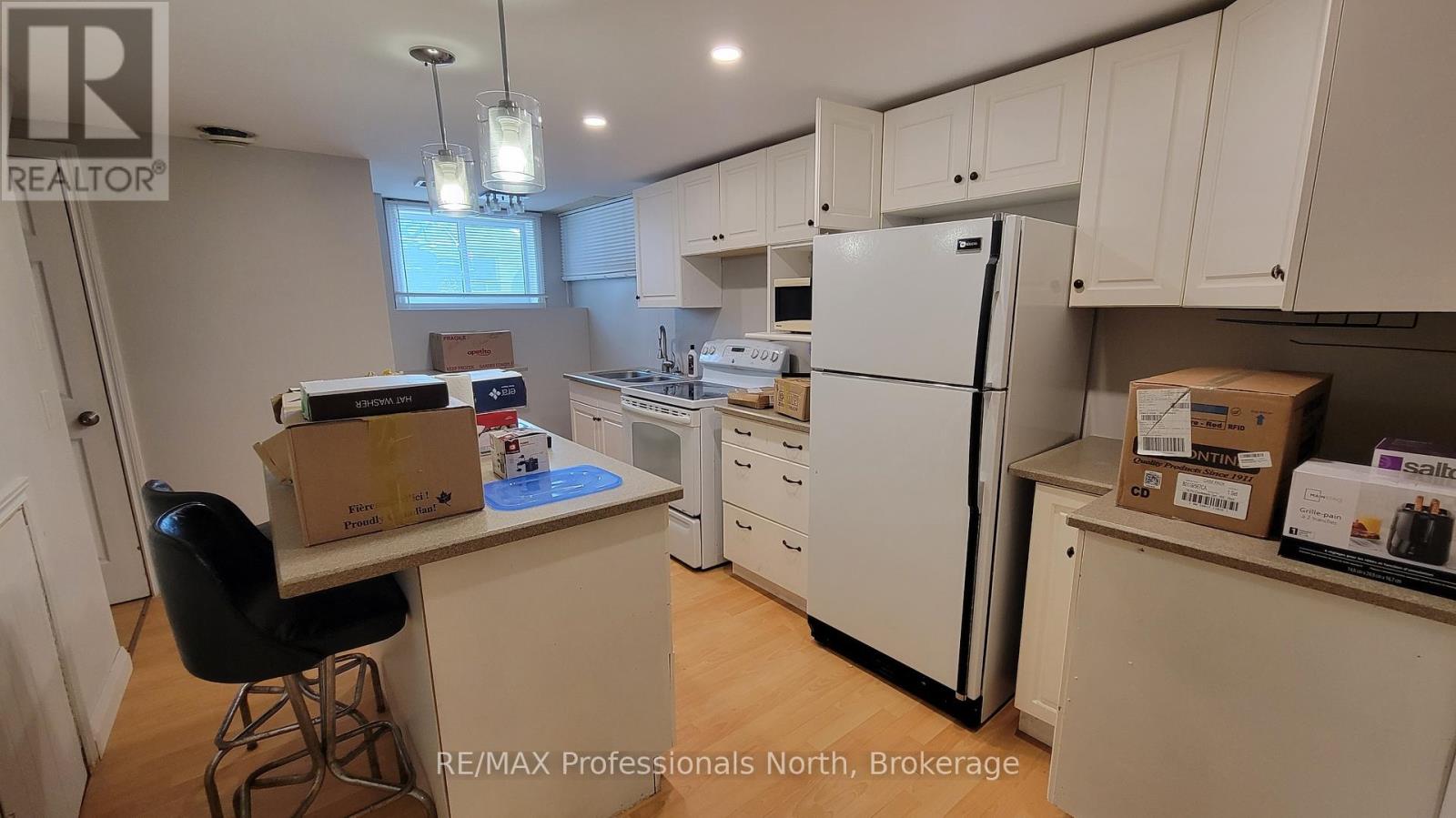 542 Highway 60, Huntsville, Ontario P1H 1B5 - Photo 14 - X12125819