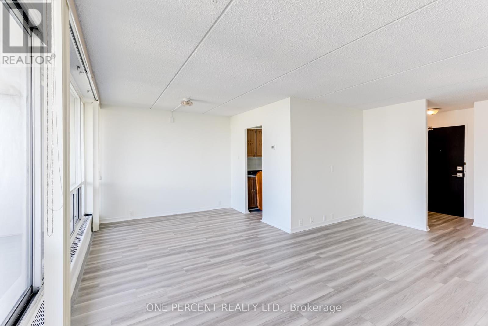 Property at 1106 - 2 GLAMORGAN AVENUE image 2