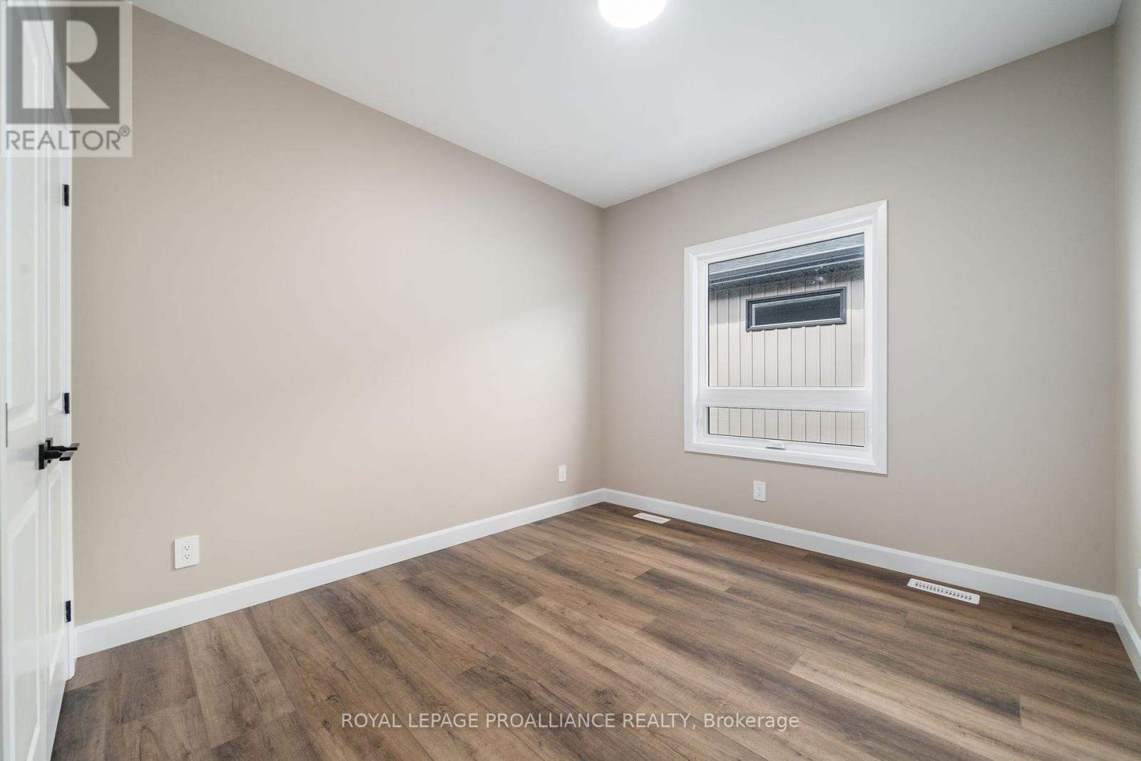 60 Hastings Park Drive, Belleville, Ontario  K8P 0H7 - Photo 20 - X12126142