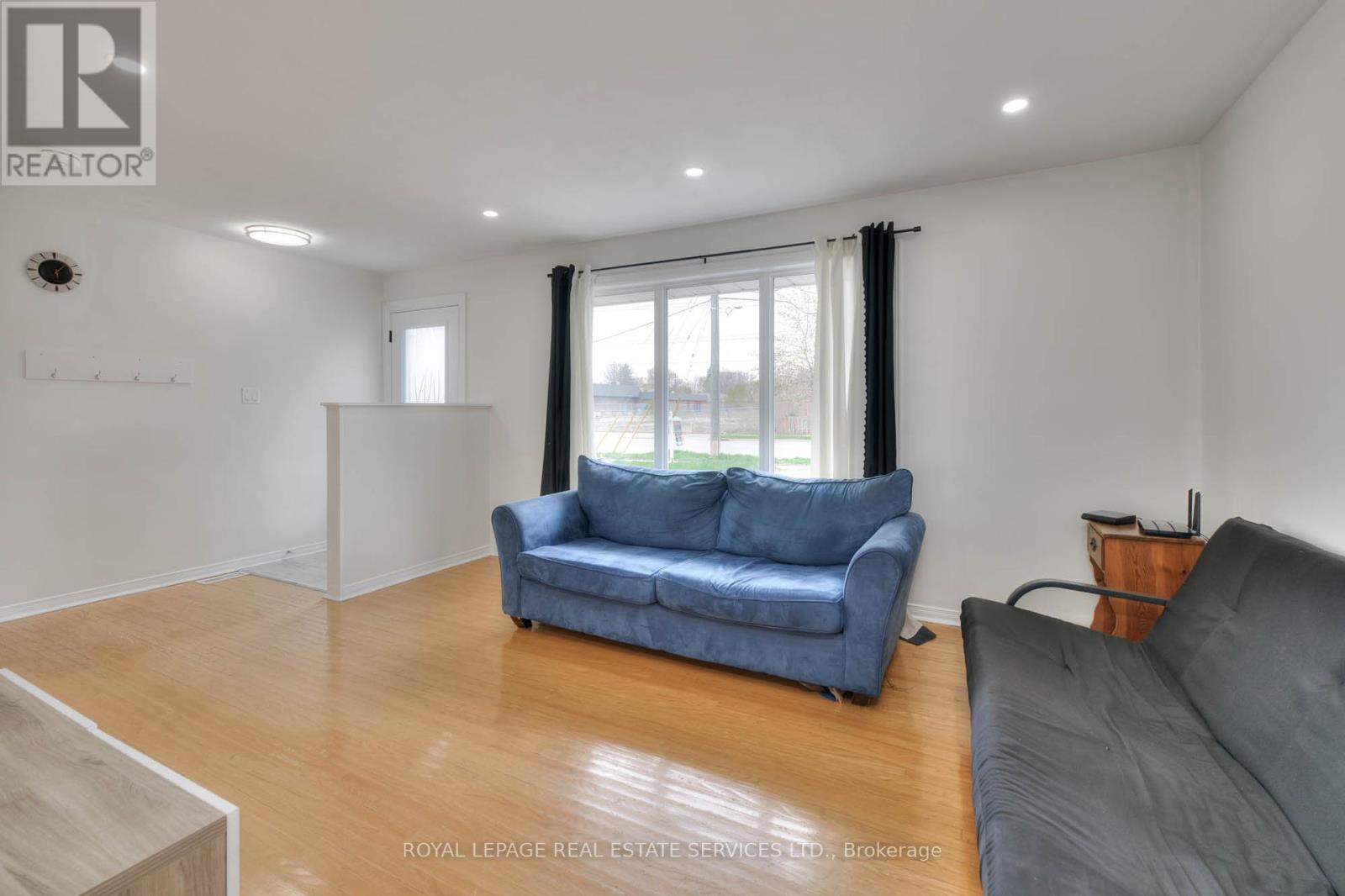 Property at 484 SPEEDVALE AVENUE E image 4