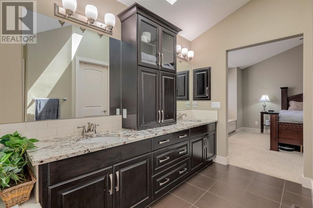 310 Kingsbury View Se, Airdrie, Alberta  T4A 0E7 - Photo 33 - A2217553