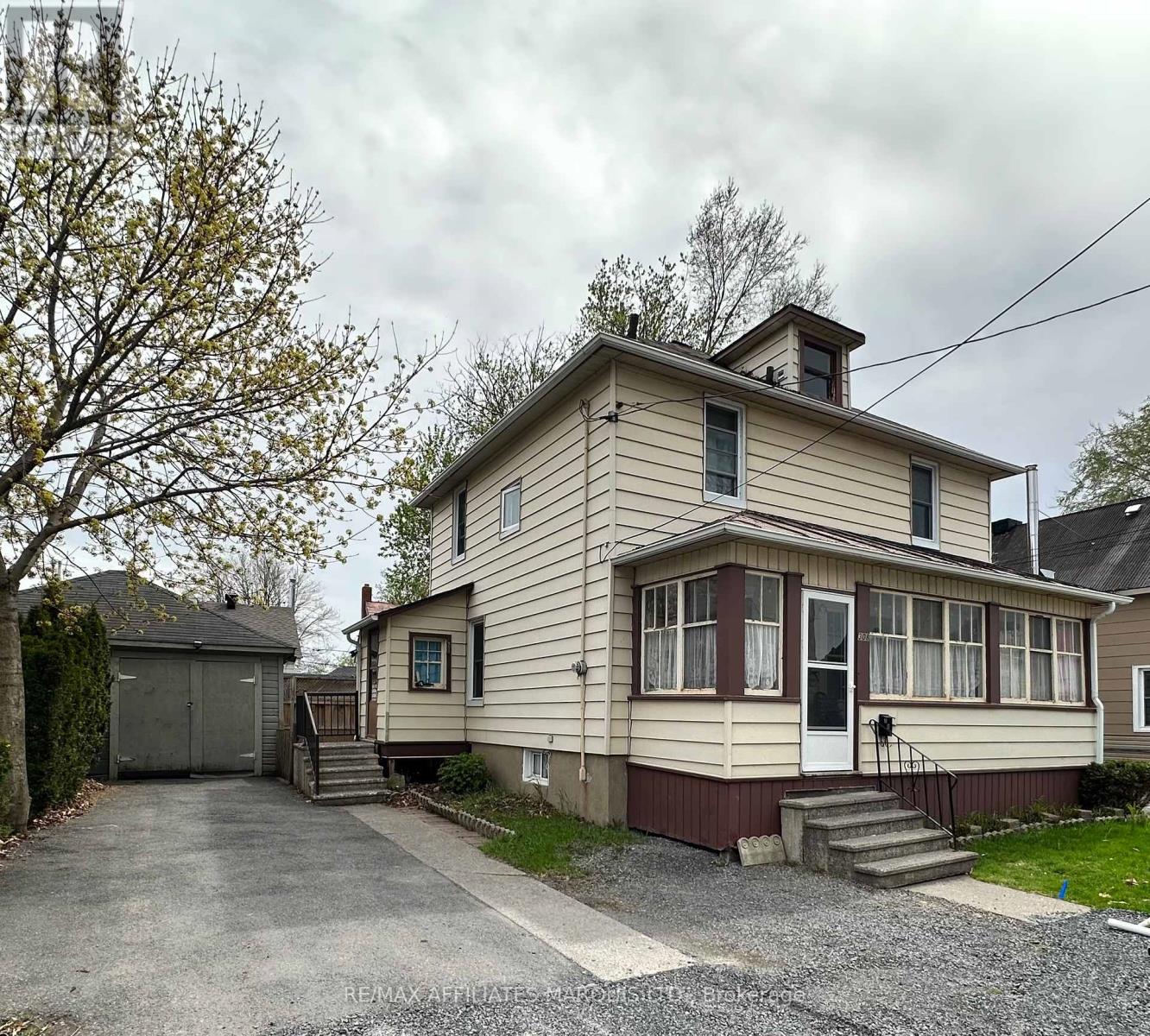 308 Third Street W, Cornwall, Ontario  K6J 2P5 - Photo 1 - X12126144