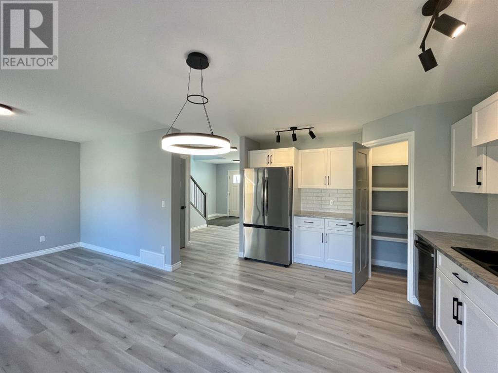 Property at 6122 11 Avenue image 4