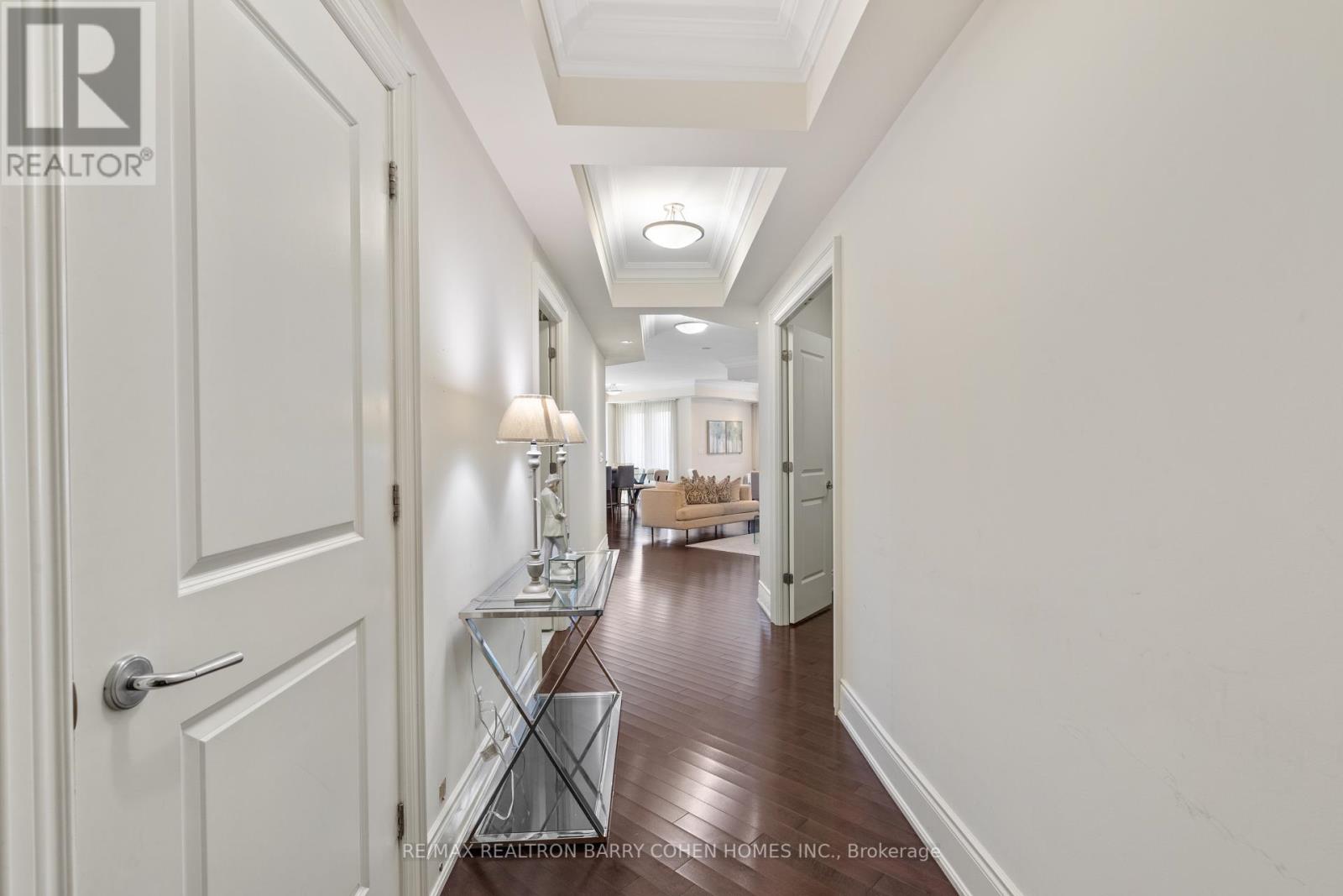Property at 314 - 1717 AVENUE ROAD image 4