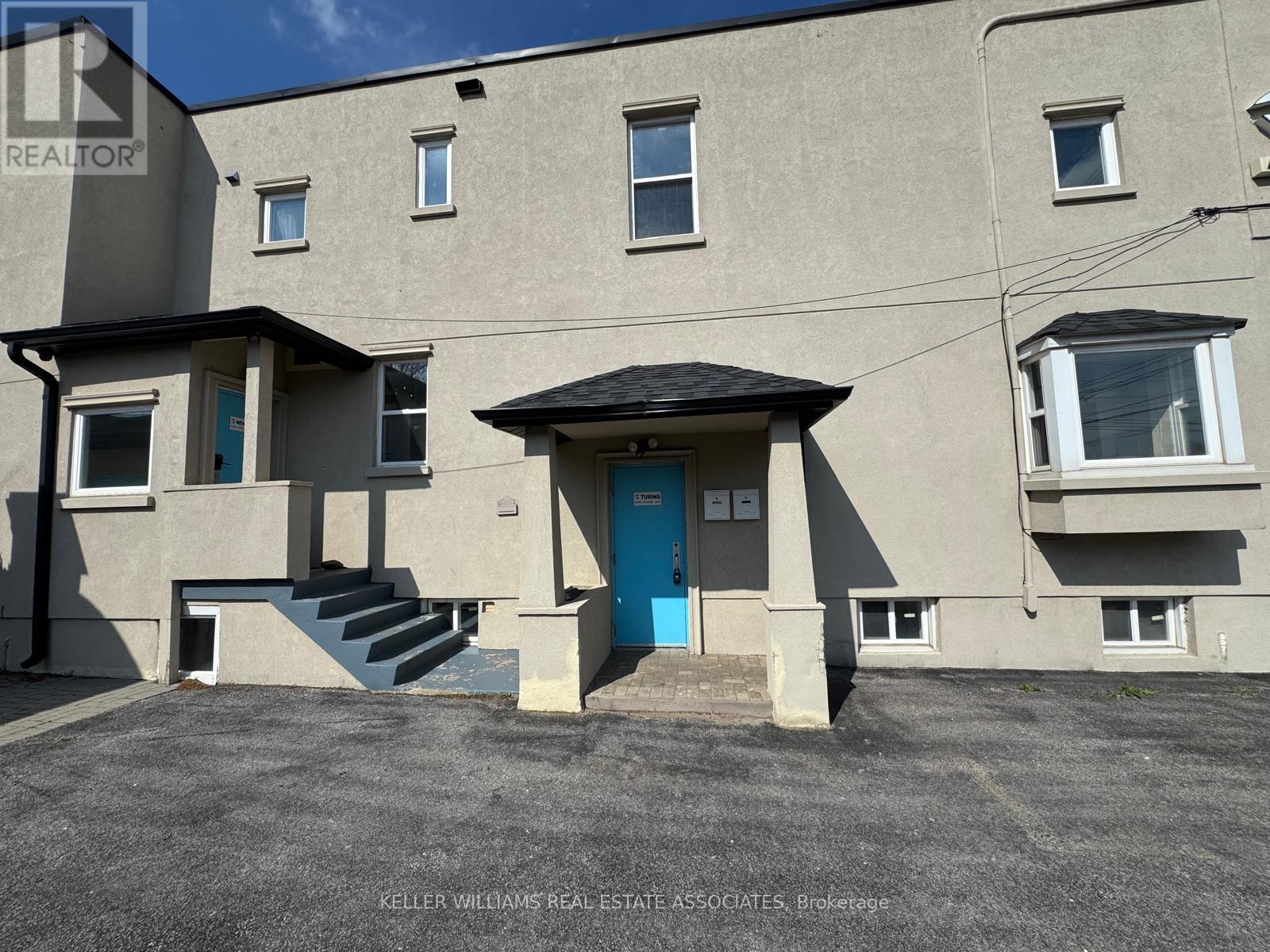 Upper Level - 755 Lakeshore Road E, Mississauga, Ontario  L5E 1C6 - Photo 1 - W12126135