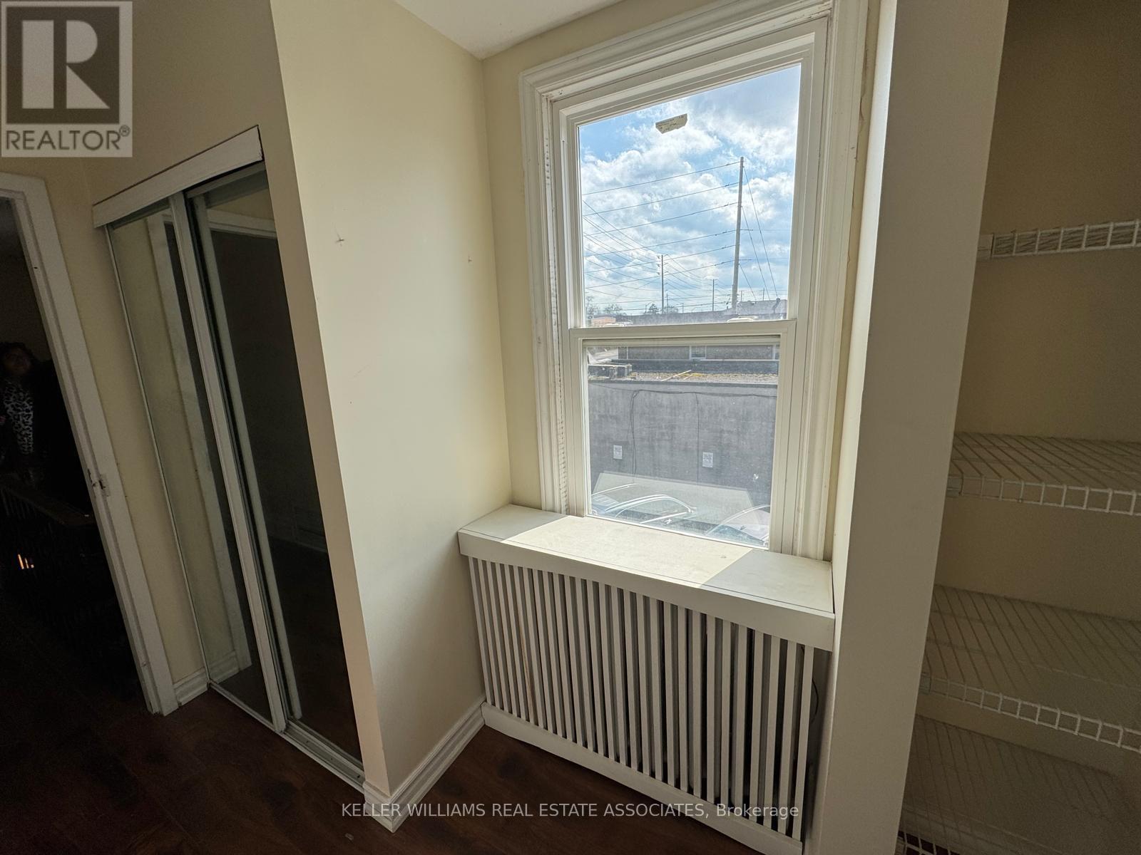Upper Level - 755 Lakeshore Road E, Mississauga, Ontario  L5E 1C6 - Photo 5 - W12126135