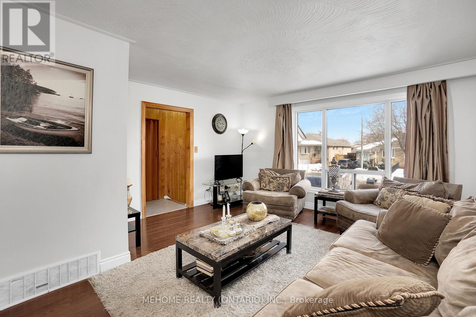 Property at 1508 SANDGATE CRESCENT image 1
