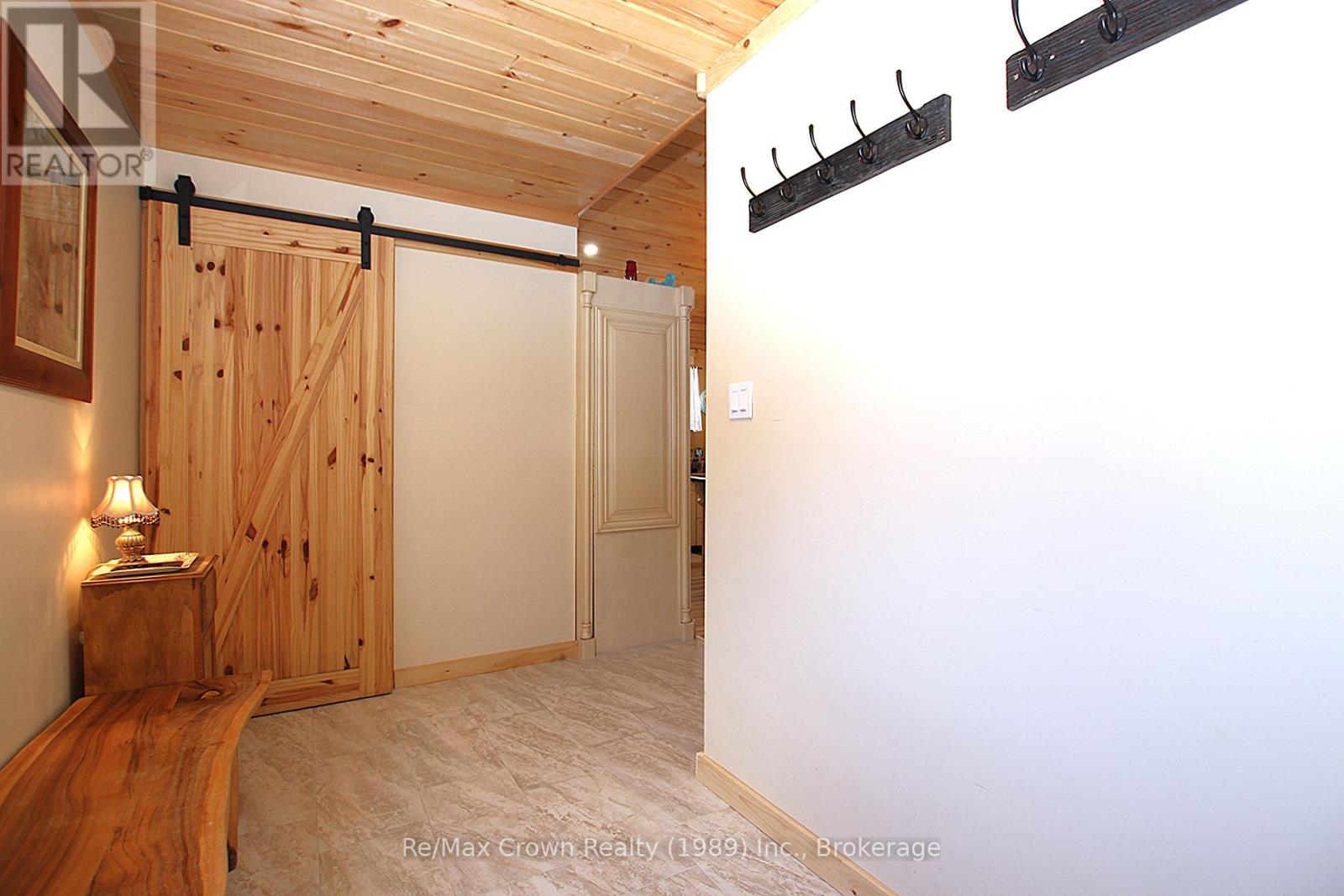 303 Clear Lake Road, Parry Sound Remote Area, Ontario  P0H 1A0 - Photo 6 - X12036671