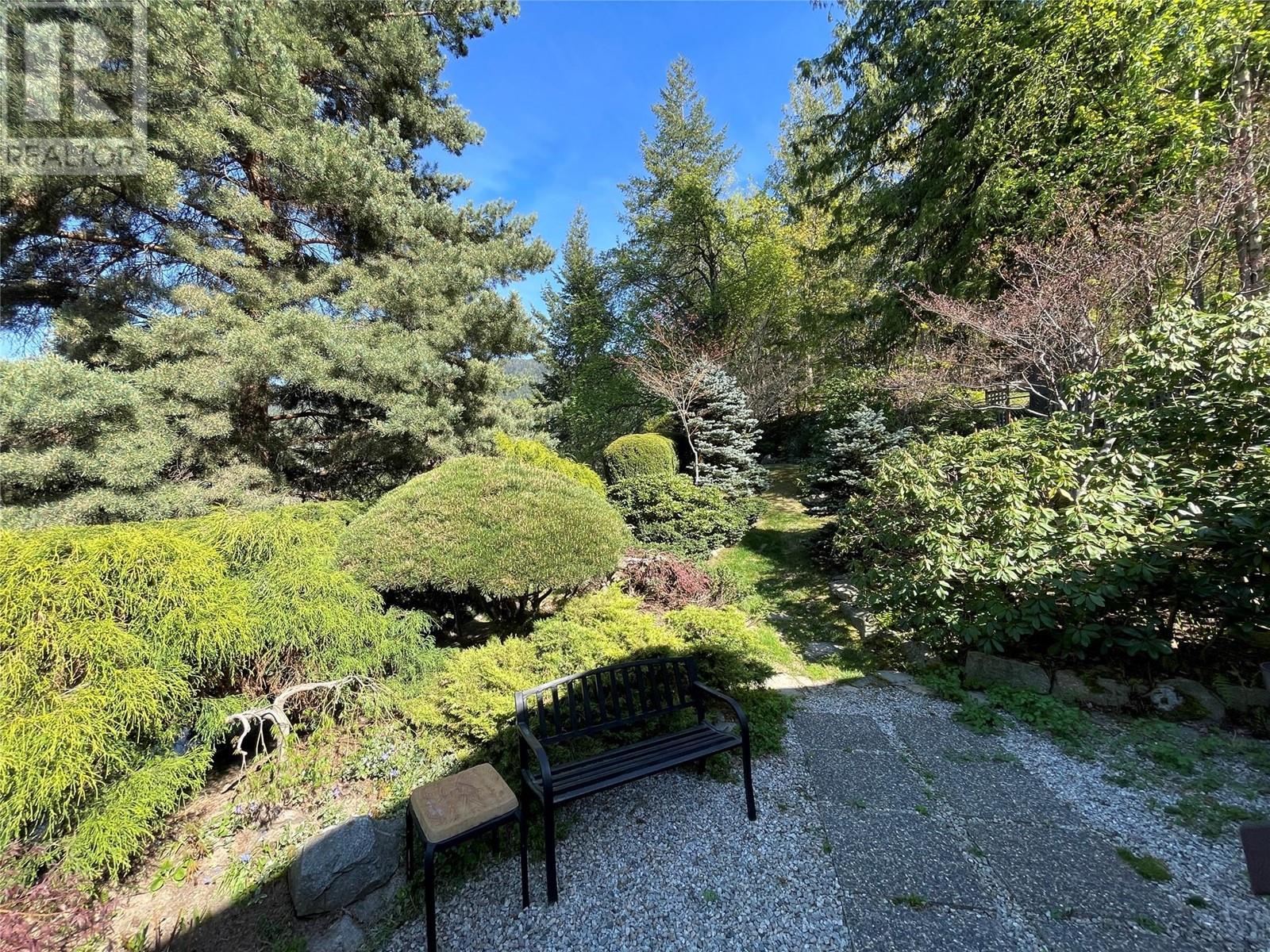 Property at 1209 Robertson Avenue image 3