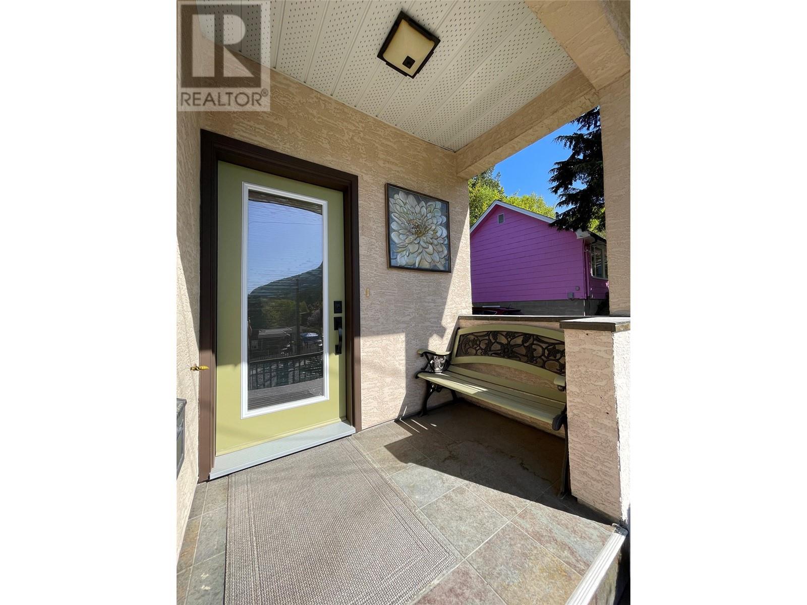 1209 Robertson Avenue, Nelson, British Columbia  V1L 1C3 - Photo 16 - 10346302