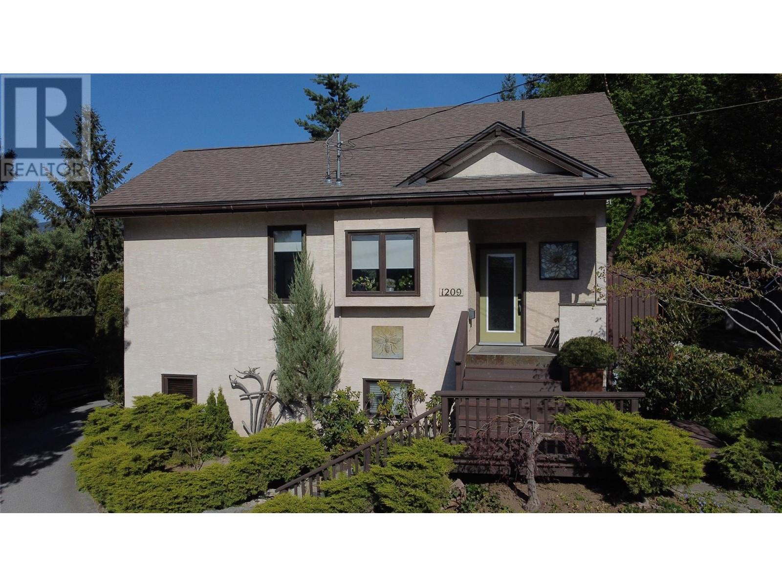 1209 Robertson Avenue, Nelson, British Columbia  V1L 1C3 - Photo 4 - 10346302