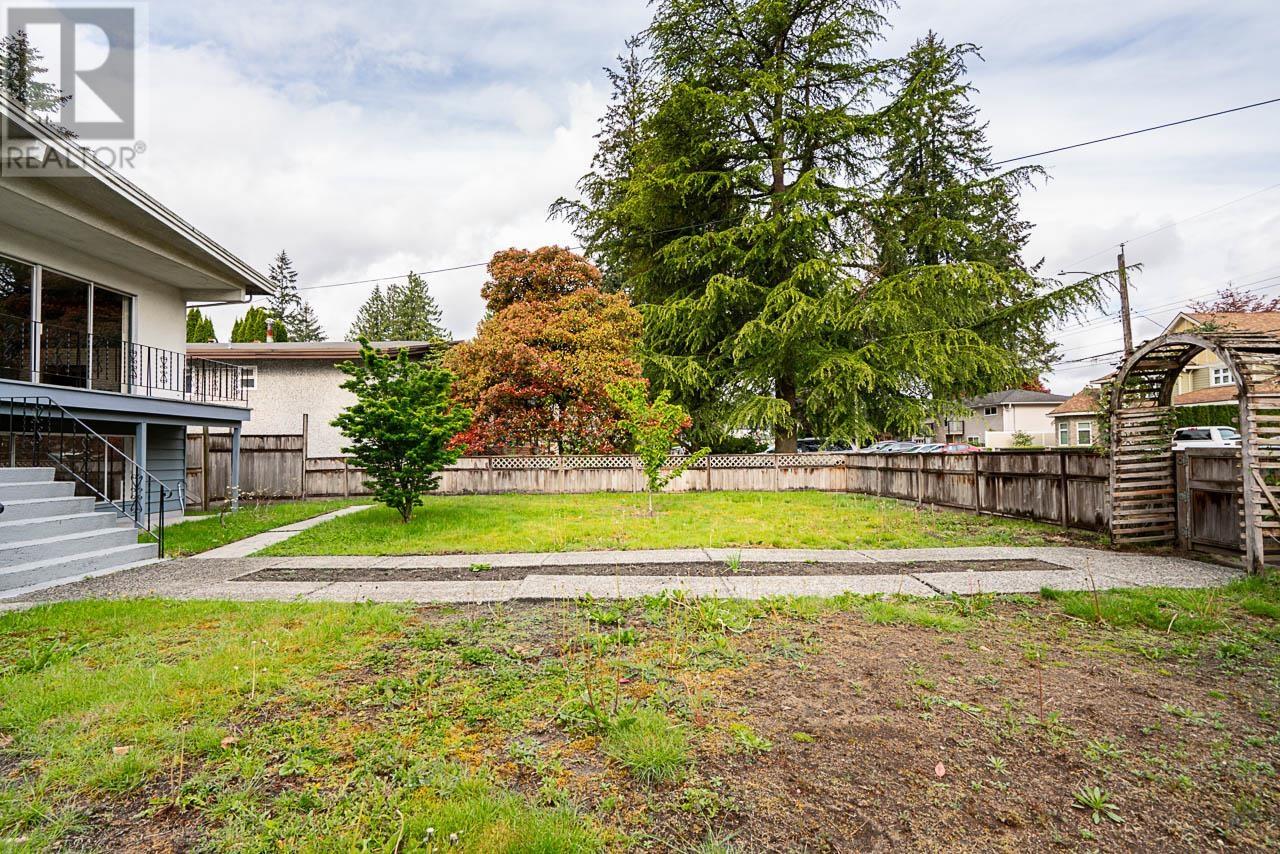 1730 Laurier Avenue, Port Coquitlam, British Columbia  V3B 2C4 - Photo 4 - R2998468