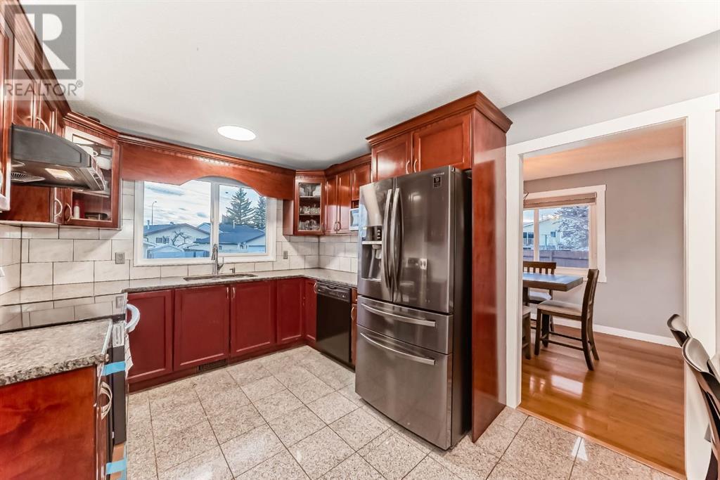 112 Falconridge Close Ne, Calgary, Alberta  T3J 1A7 - Photo 4 - A2211207