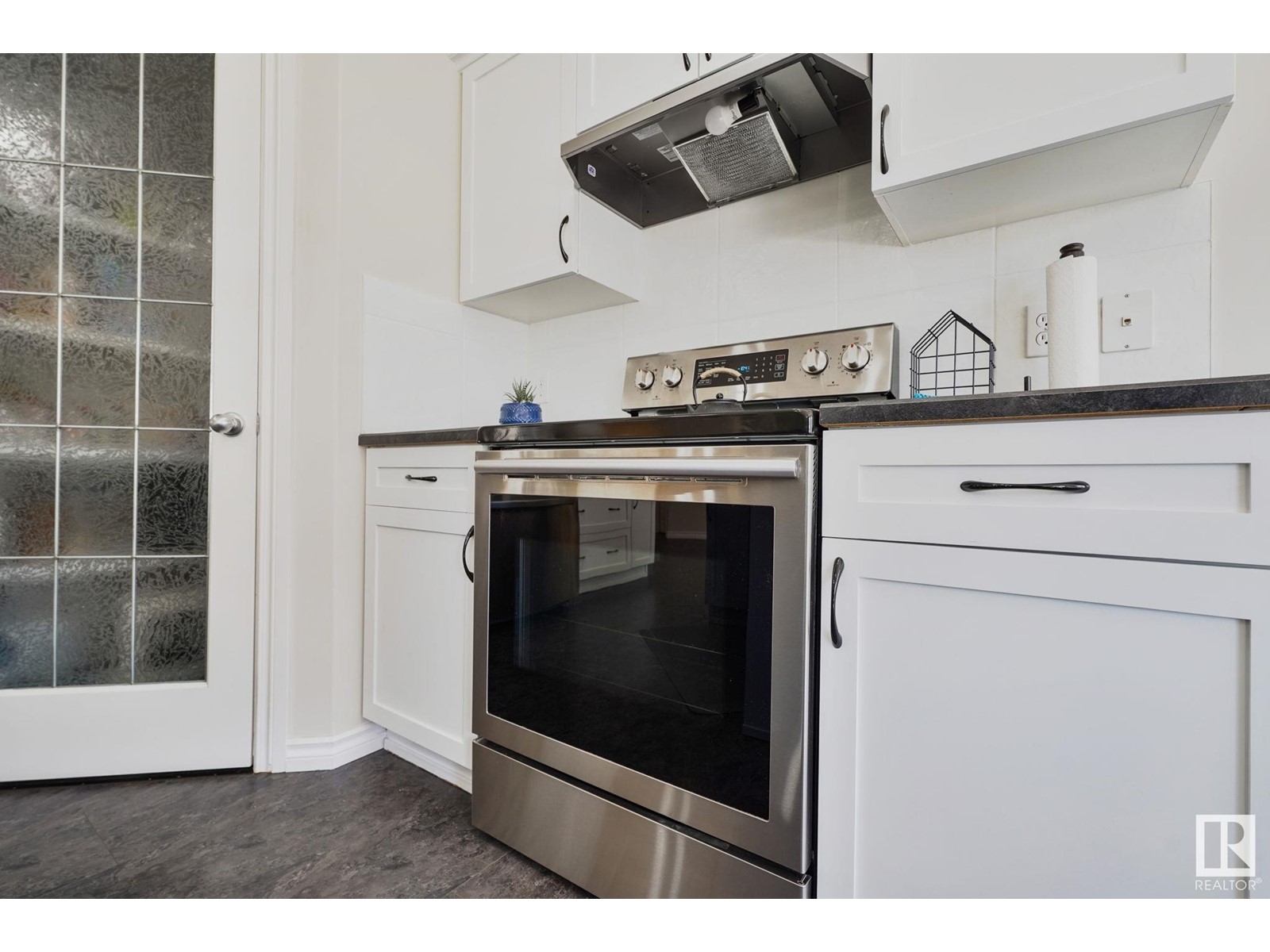 16207 54b St Nw, Edmonton, Alberta  T5Y 0E8 - Photo 7 - E4434642