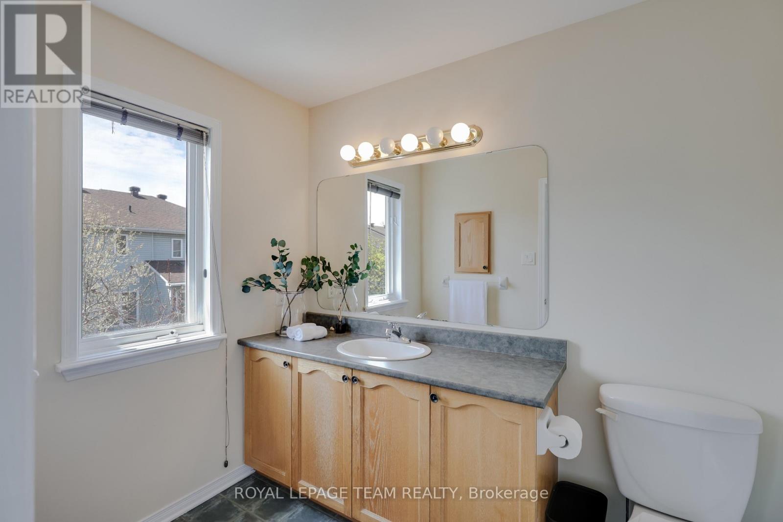 8 Bellrock Drive, Ottawa, Ontario  K2K 3J4 - Photo 30 - X12126188