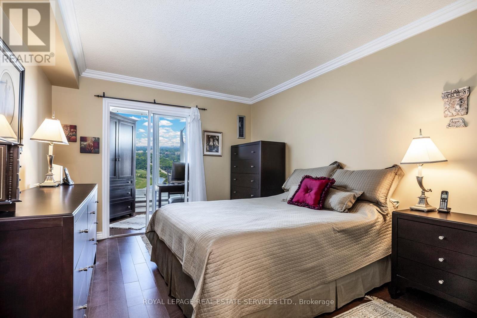 2812 - 1 Palace Pier Court, Toronto (Mimico), Ontario  M8V 3W9 - Photo 6 - W12126162