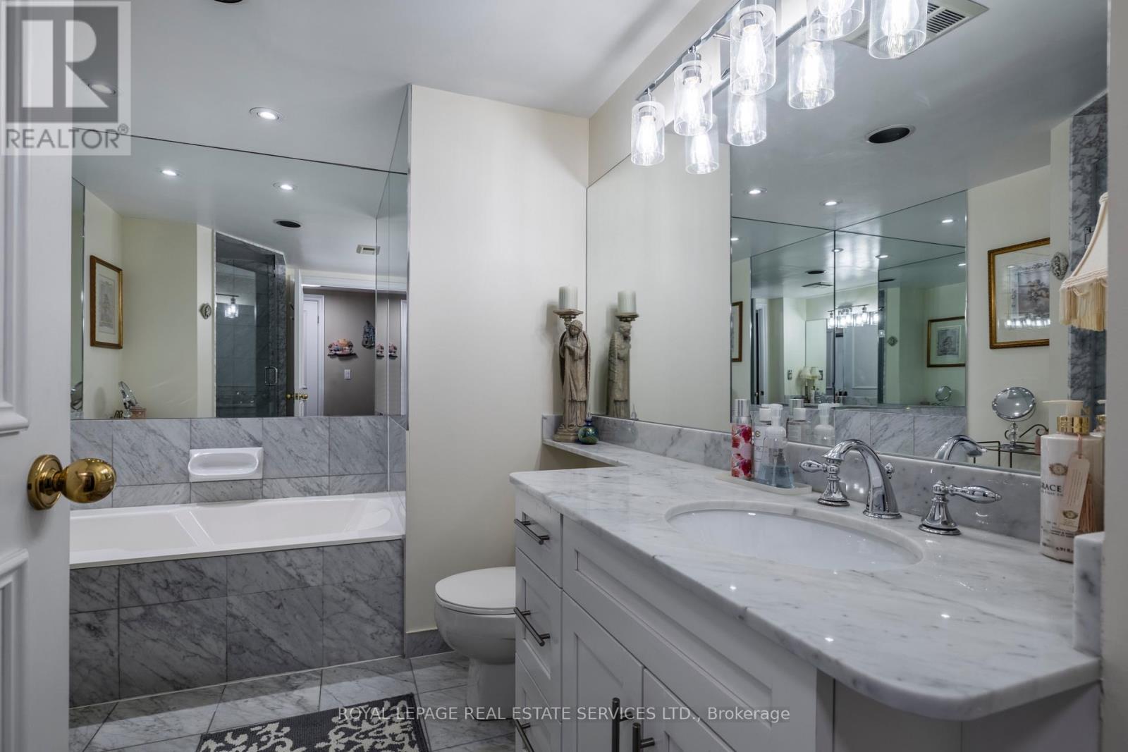 2812 - 1 Palace Pier Court, Toronto (Mimico), Ontario  M8V 3W9 - Photo 8 - W12126162
