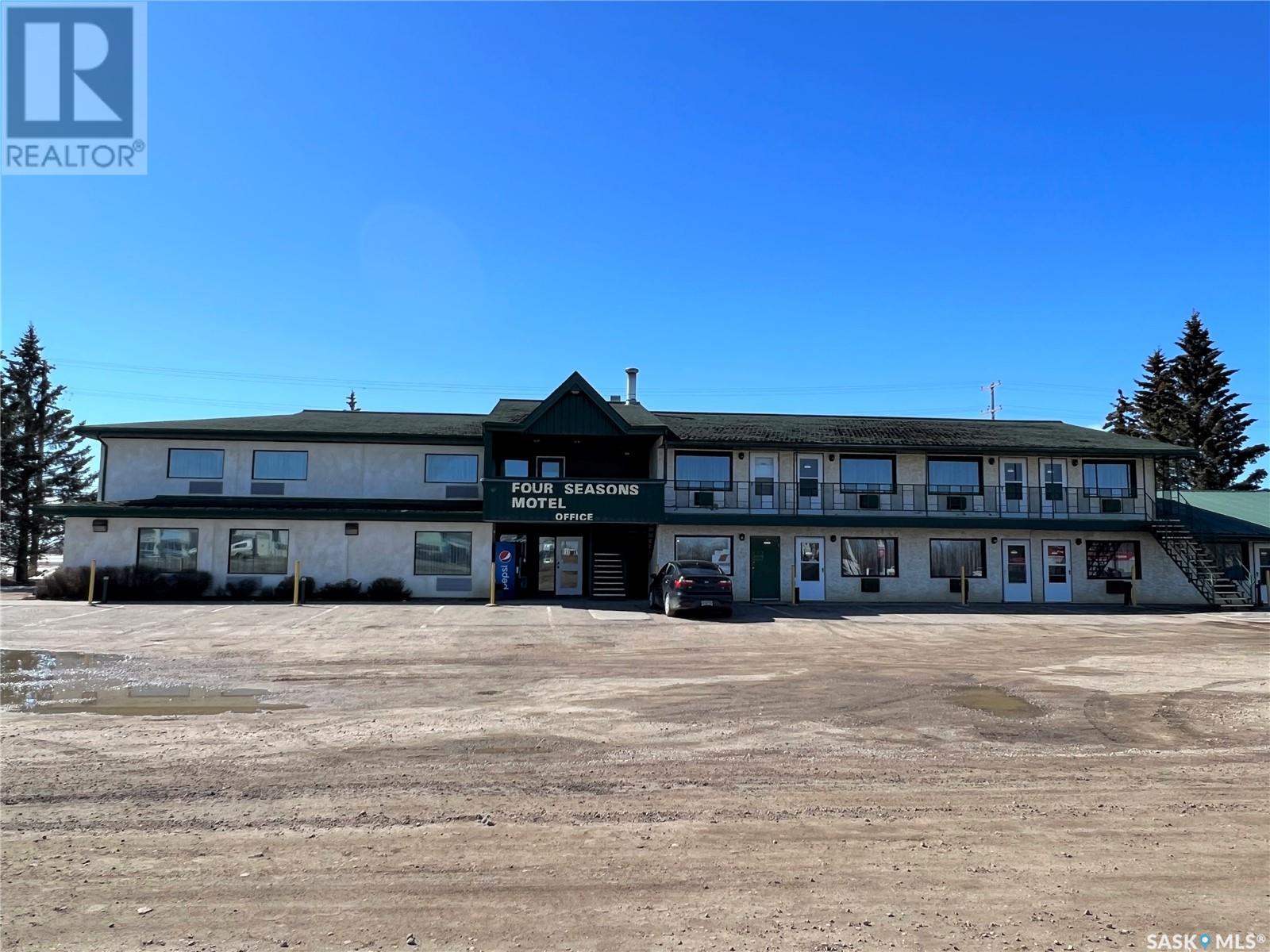 213 9th Street Nw, Meadow Lake, Saskatchewan  S9X 1S1 - Photo 2 - SK004759