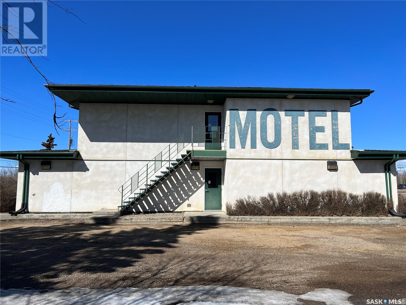 213 9th Street Nw, Meadow Lake, Saskatchewan  S9X 1S1 - Photo 4 - SK004759