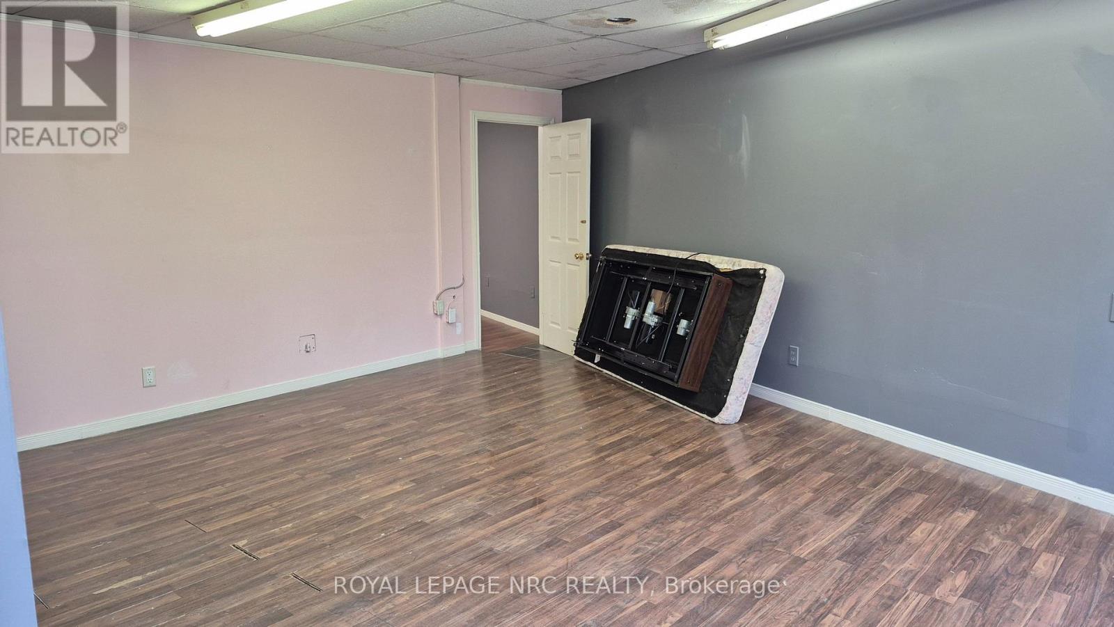 2 - 74 Queens Circle, Fort Erie, Ontario  L0S 1B0 - Photo 11 - X12126147