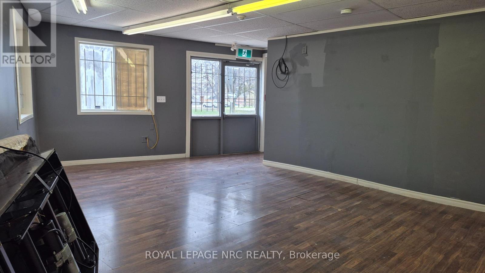 2 - 74 Queens Circle, Fort Erie, Ontario  L0S 1B0 - Photo 6 - X12126147