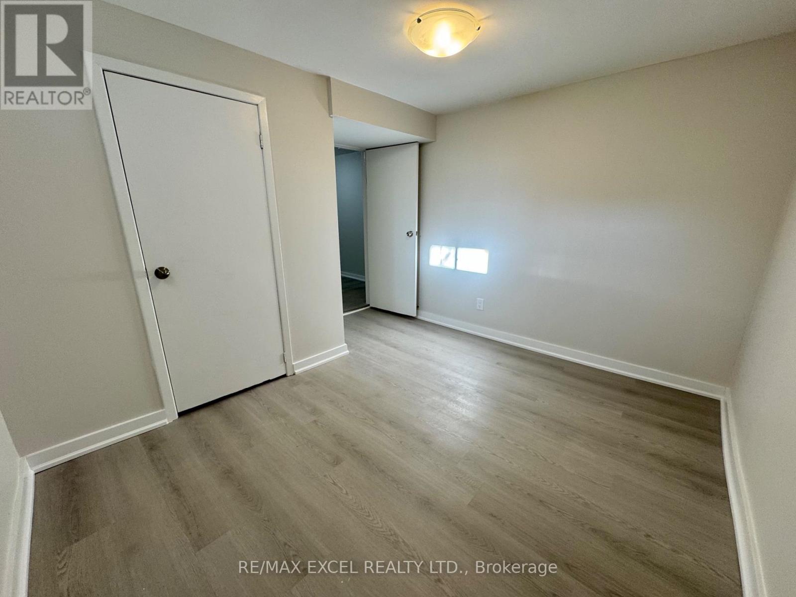 30 Larratt Lane, Richmond Hill (Westbrook), Ontario  L4C 9H6 - Photo 8 - N12122279