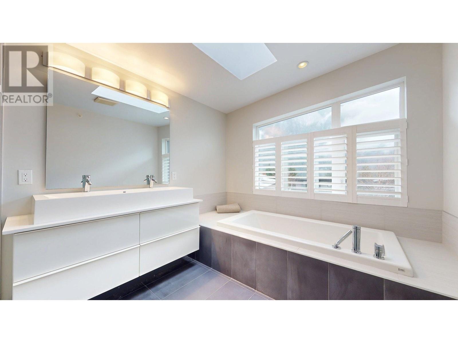 2075 Crumpit Woods Drive, Squamish, British Columbia  V8B 0T6 - Photo 35 - R2988235