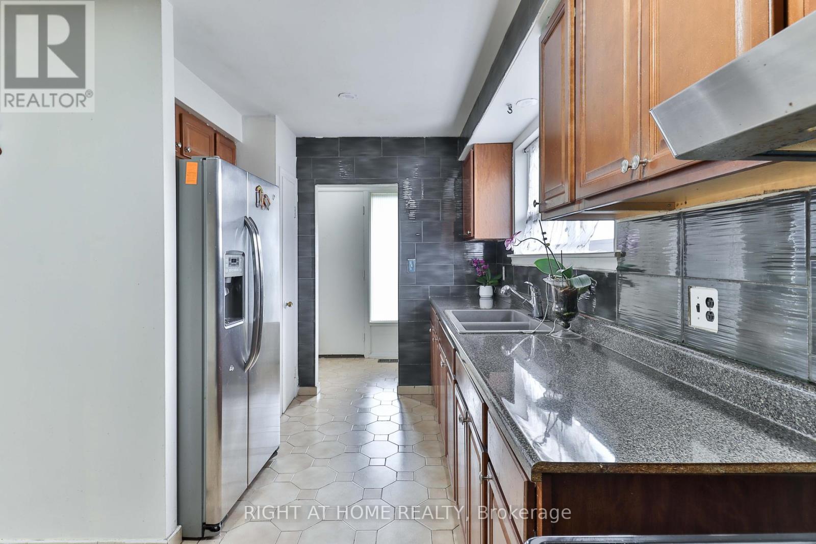 Property at 14 MIDDEN CRESCENT image 5