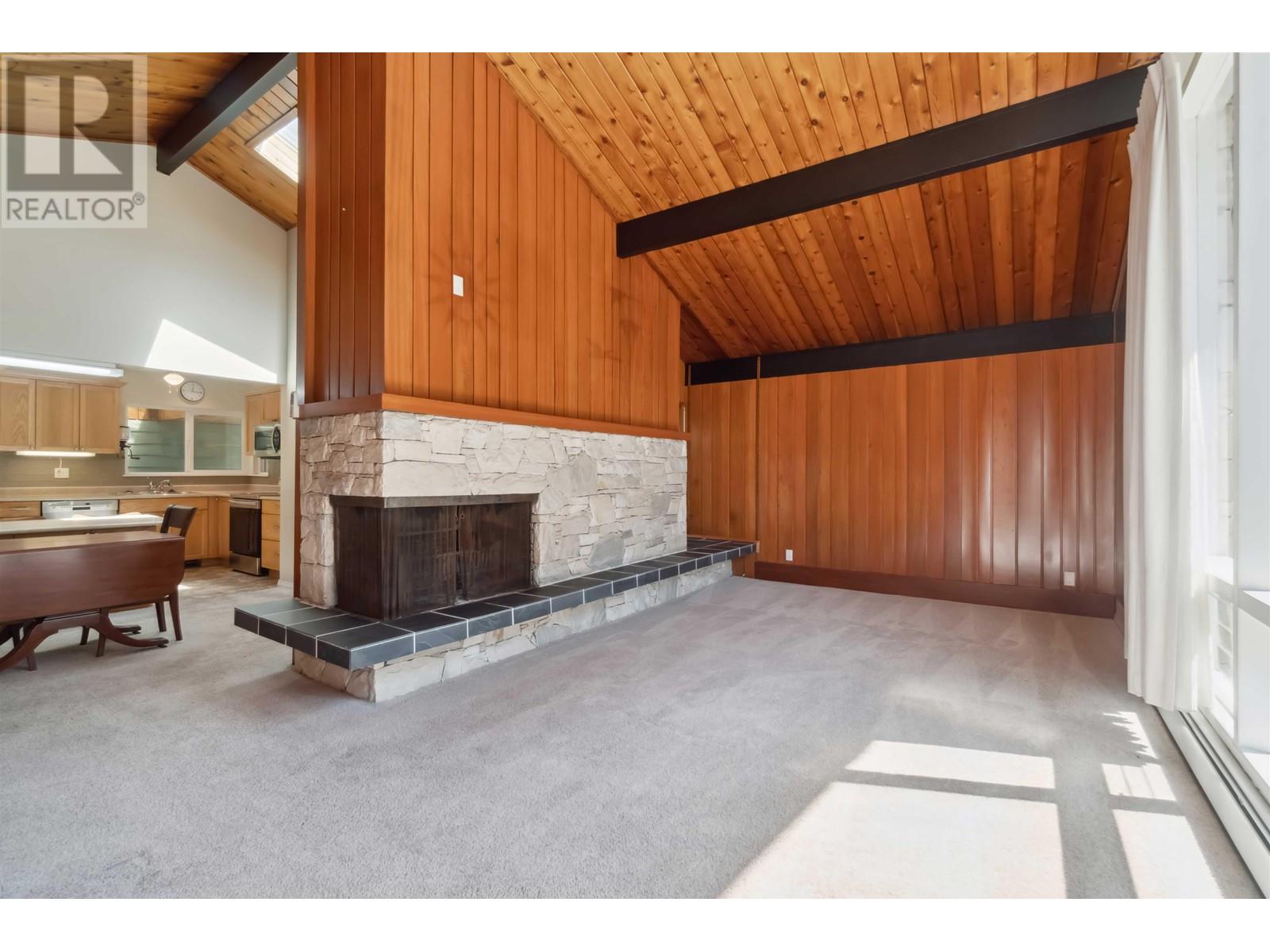 805 Foster Avenue, Coquitlam, British Columbia  V3J 2L8 - Photo 4 - R2998324