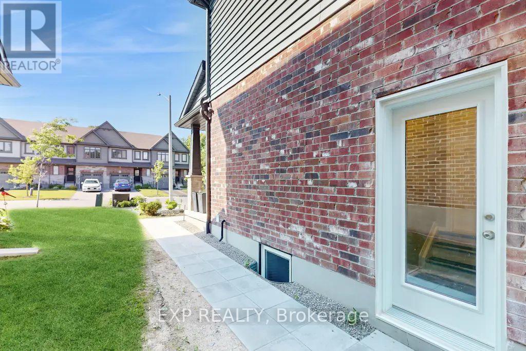 Lower - 967 Wright Drive, Midland, Ontario  L4R 0E4 - Photo 2 - S12126201