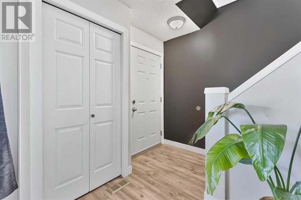 Property at 38 Eversyde Point SW image 4