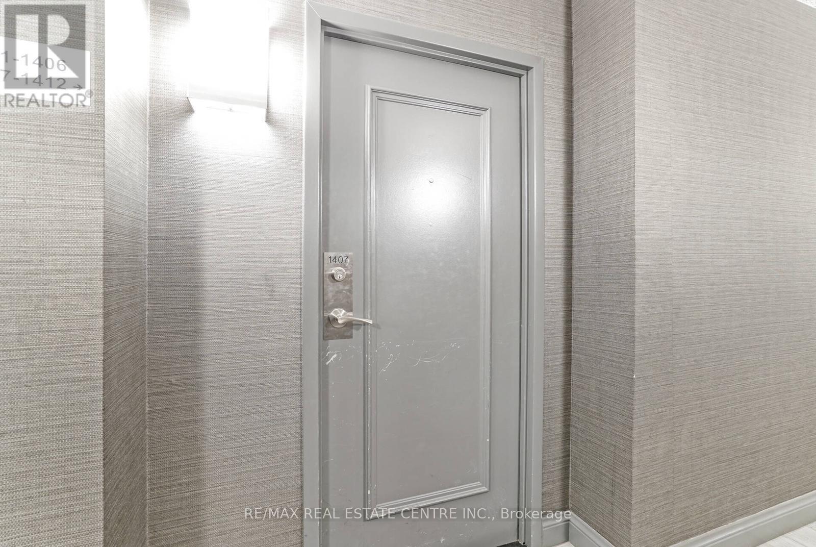 1407 - 350 Webb Drive, Mississauga, Ontario  L5B 3W4 - Photo 3 - W12126206