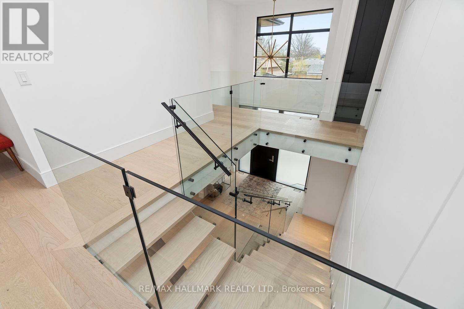 1403 Wren Avenue, Oakville, Ontario  L6L 2V7 - Photo 34 - W12126207
