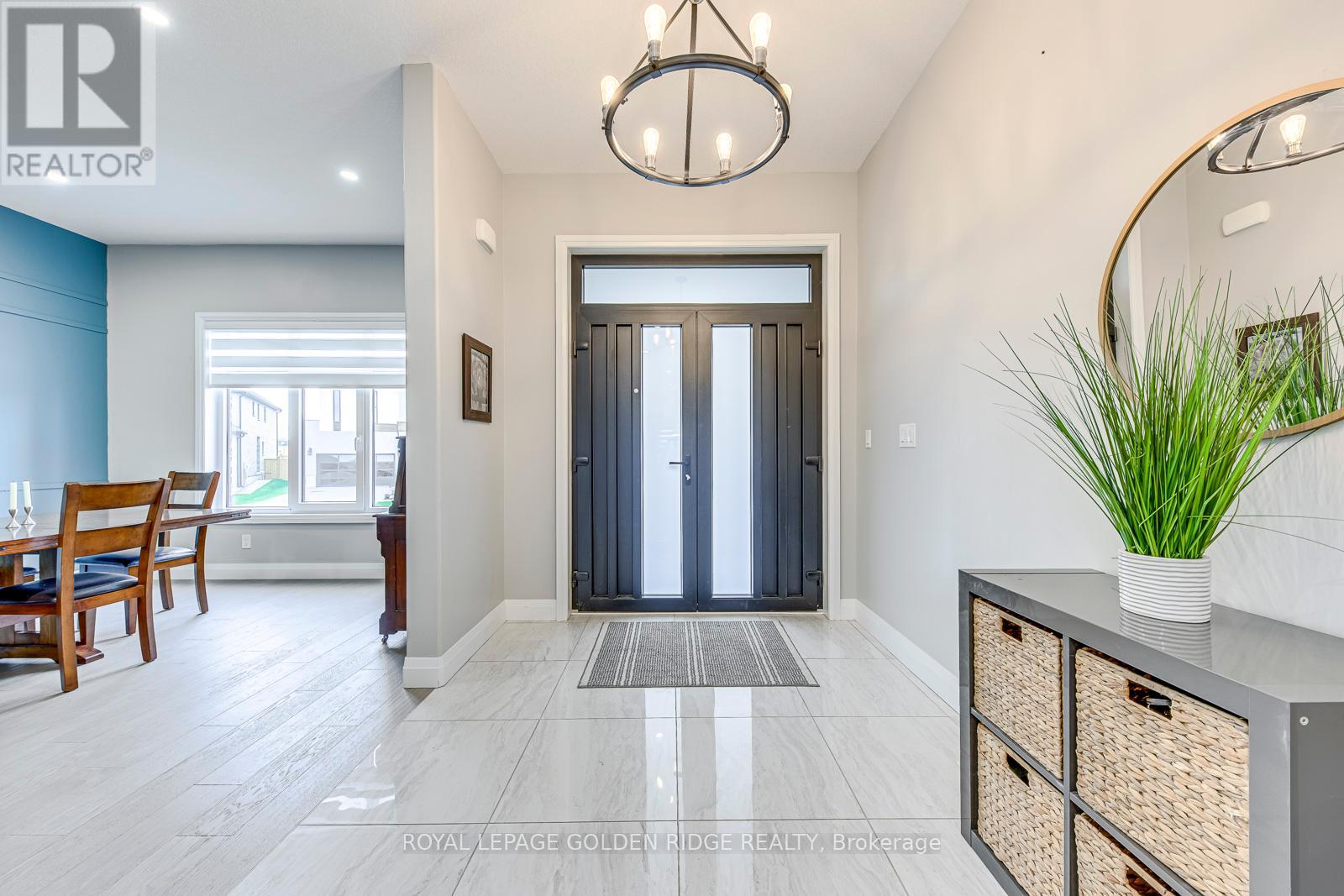 Property at 98 GRANDVILLE CIRCLE image 3