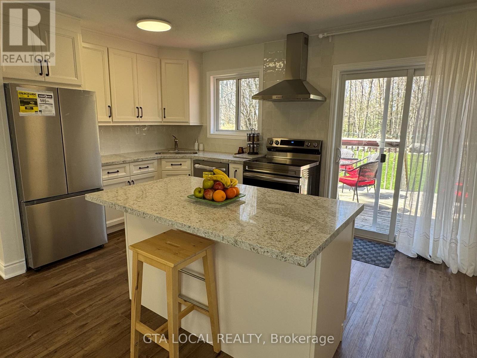 Property at 98 OSBORNE STREET image 4