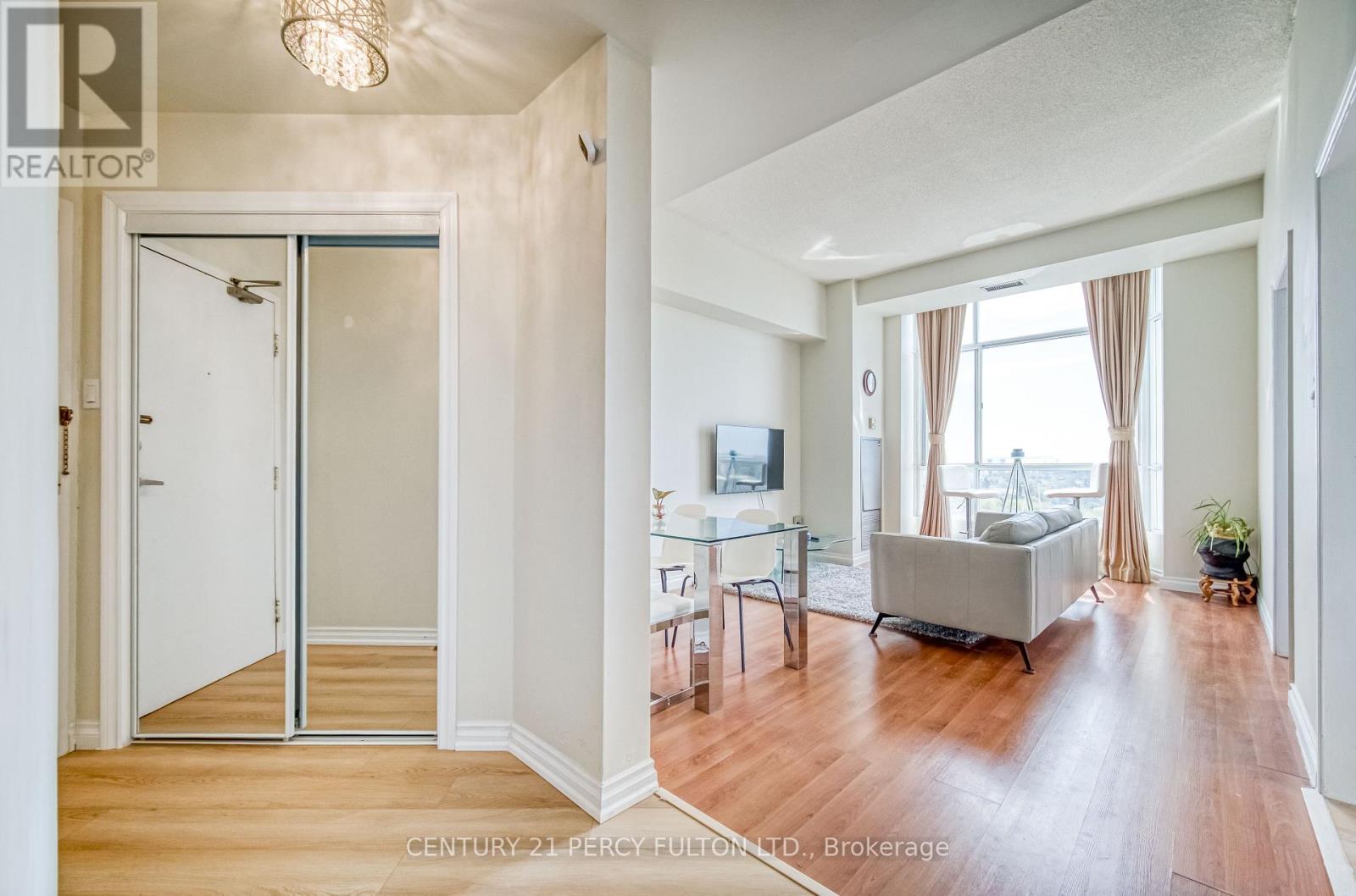 2009 - 3077 Weston Road, Toronto, Ontario  M9M 3A1 - Photo 11 - W12125762