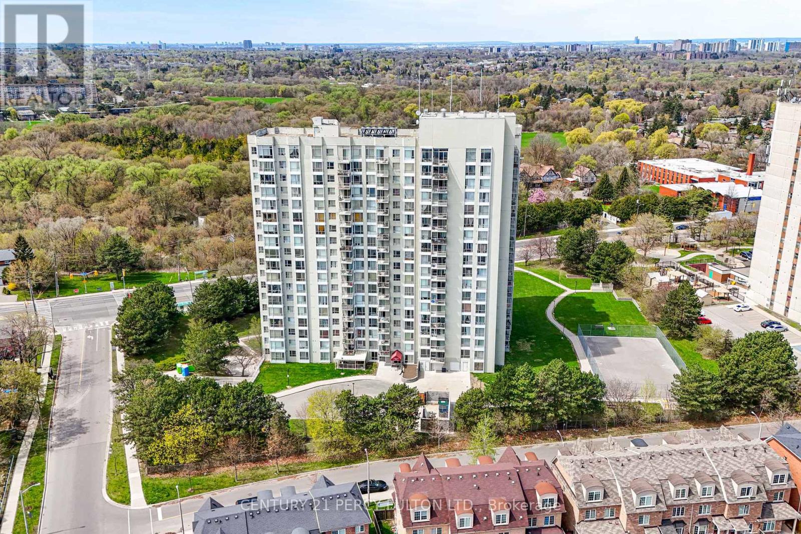 2009 - 3077 Weston Road, Toronto, Ontario  M9M 3A1 - Photo 35 - W12125762