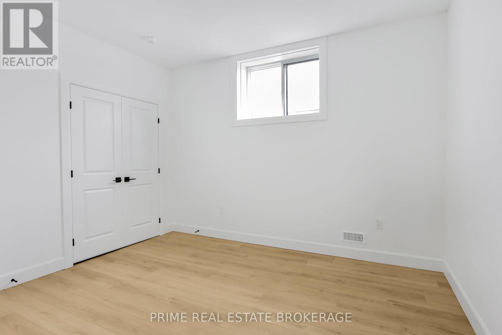 49 - 14 Coastal Crescent, Lambton Shores, Ontario  N0M 1T0 - Photo 20 - X12117026