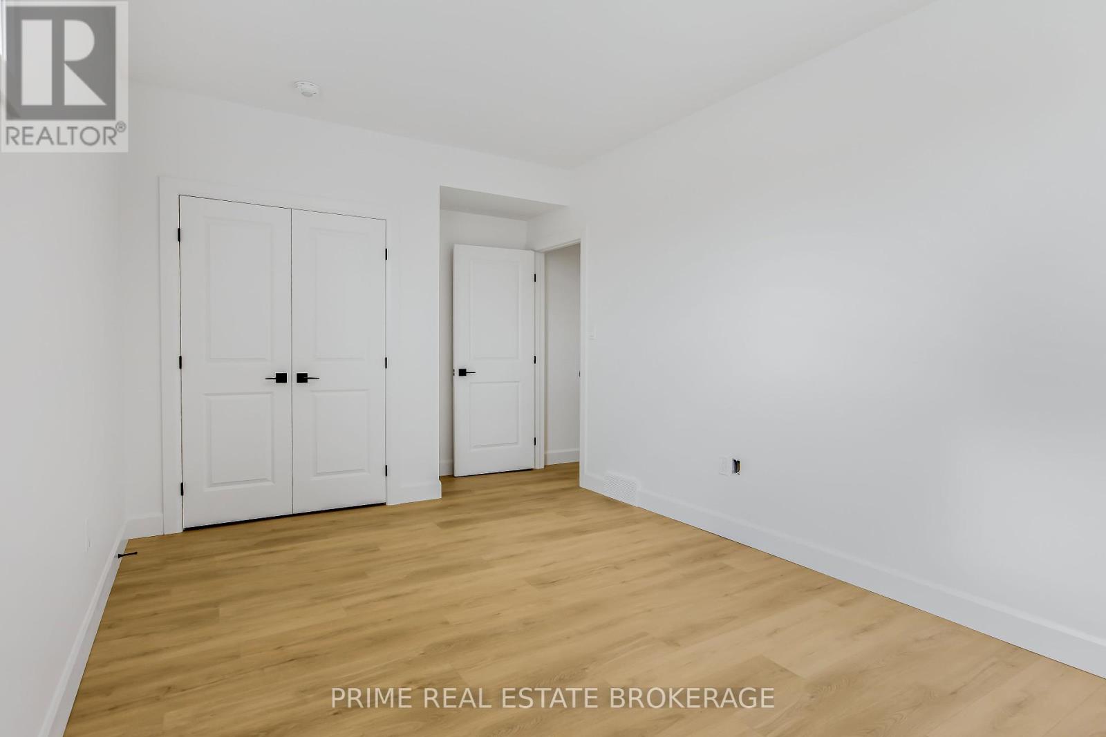 49 - 14 Coastal Crescent, Lambton Shores, Ontario  N0M 1T0 - Photo 24 - X12117026