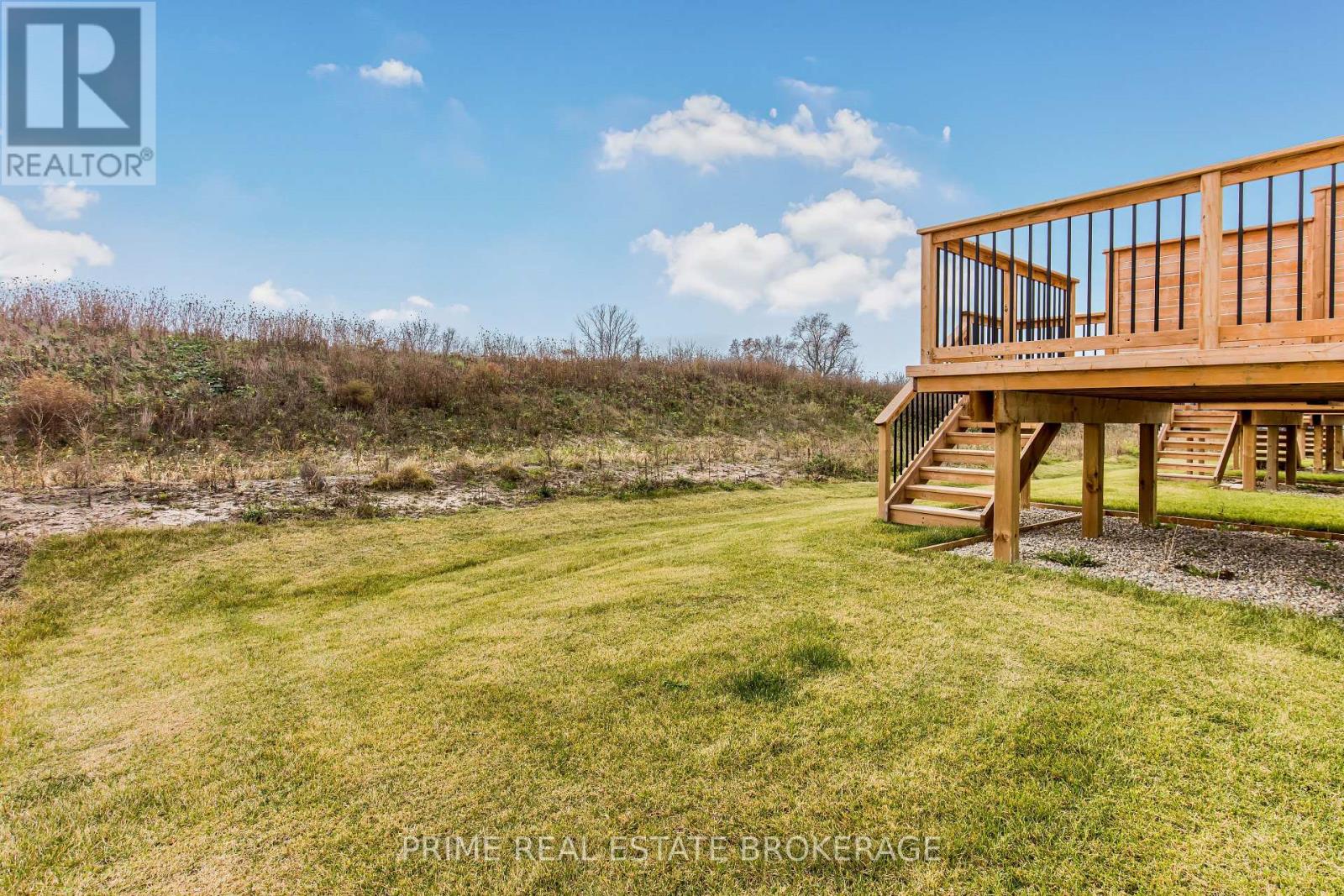 49 - 14 Coastal Crescent, Lambton Shores, Ontario  N0M 1T0 - Photo 28 - X12117026