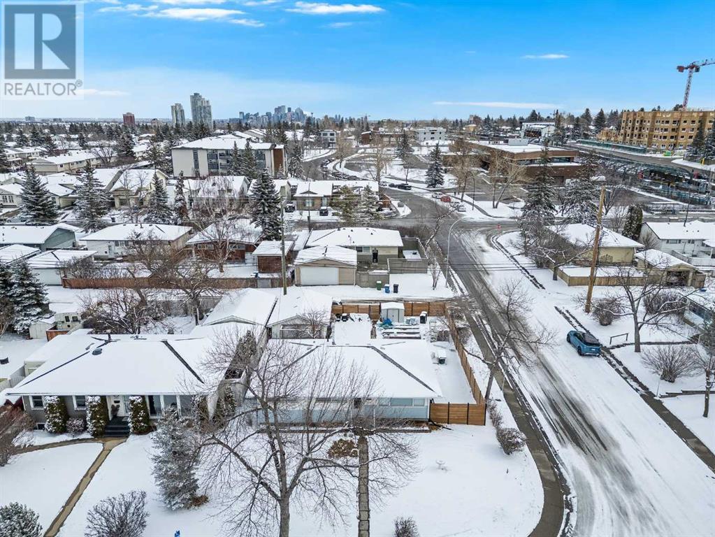 Property at 145 Waskatenau Crescent SW image 4